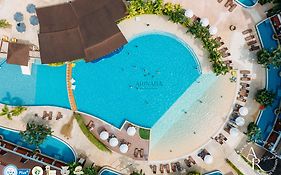 อรีนารา บางเทาบีช รีสอร์ต (SHA Extra Plus)